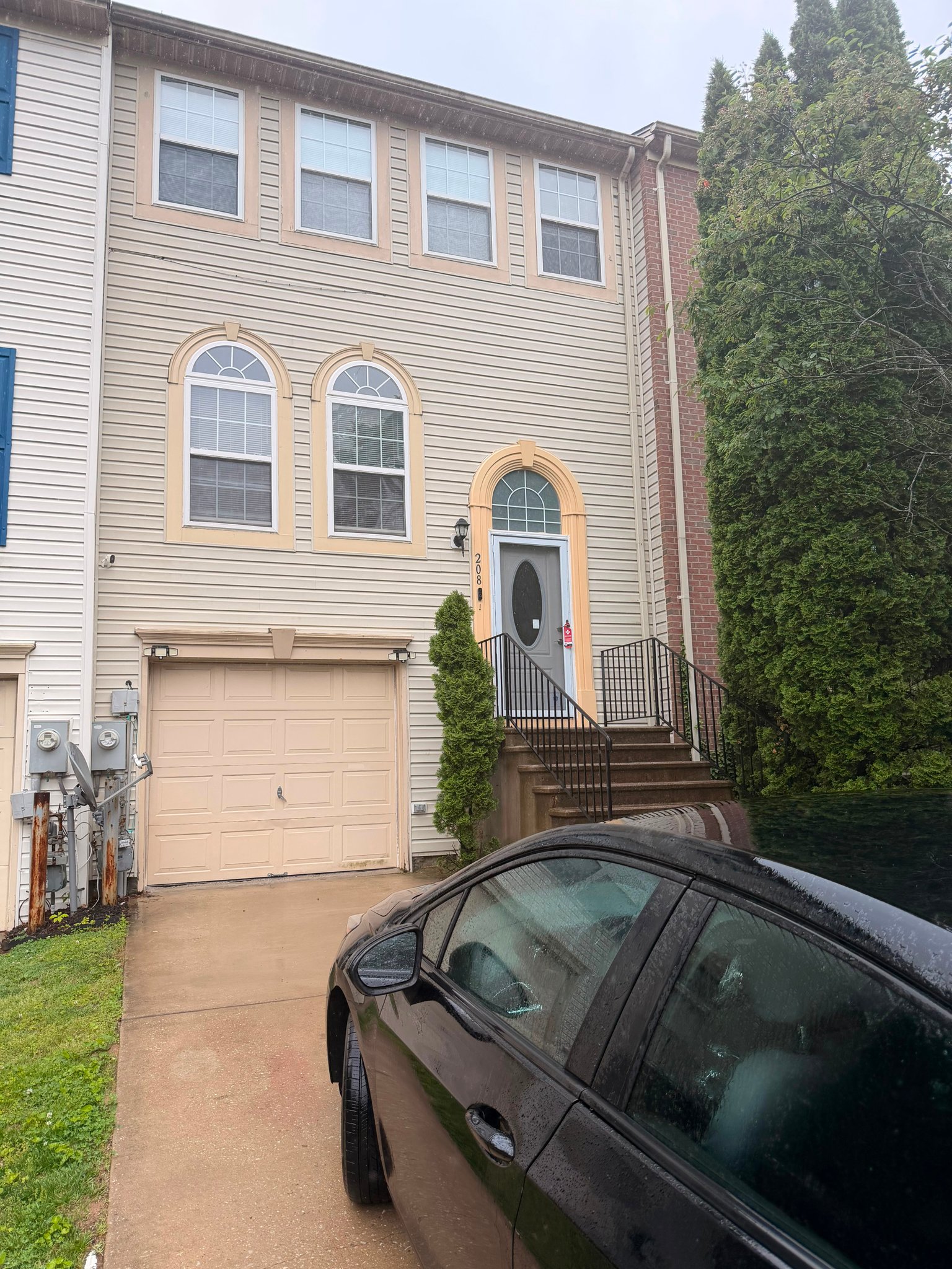 Reisterstown Townhome: 208 Persimmon Cir