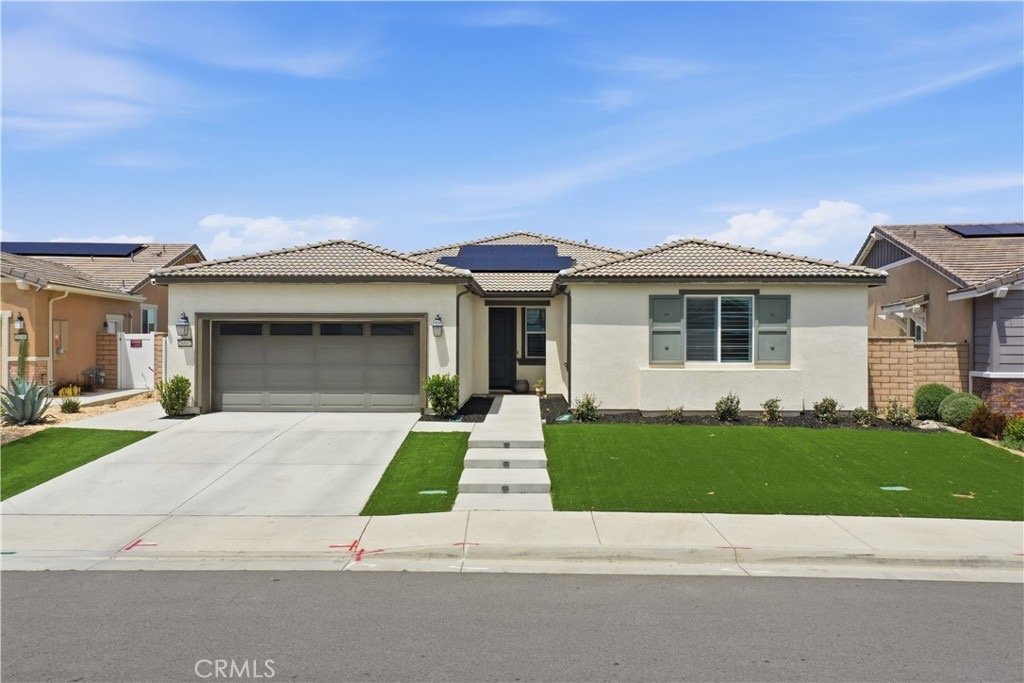 Menifee House: 26602 Ash Smt