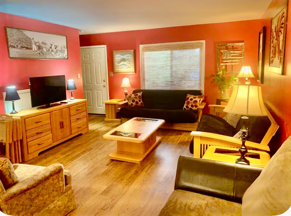 Athens House: 836 College Ave