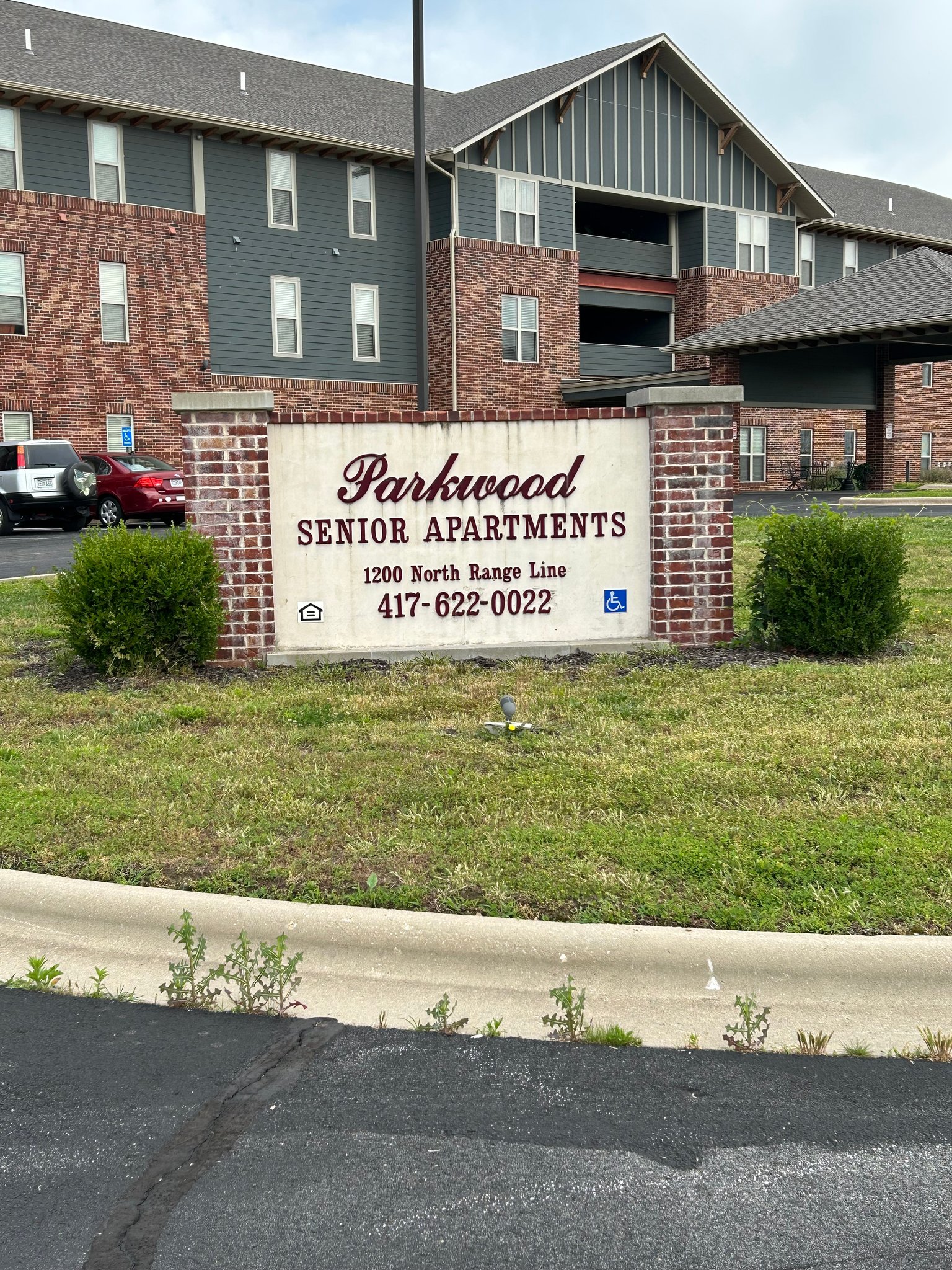 Joplin Apartment: 1200 N. Range Line Rd