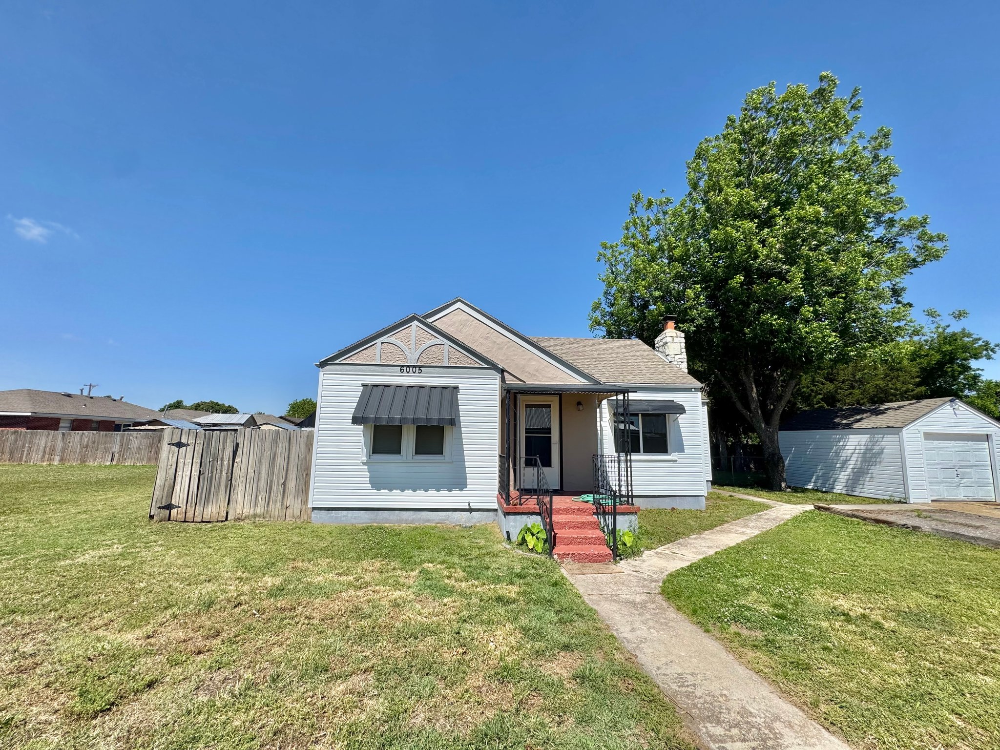 Oklahoma City House: 6005 NW 32nd St