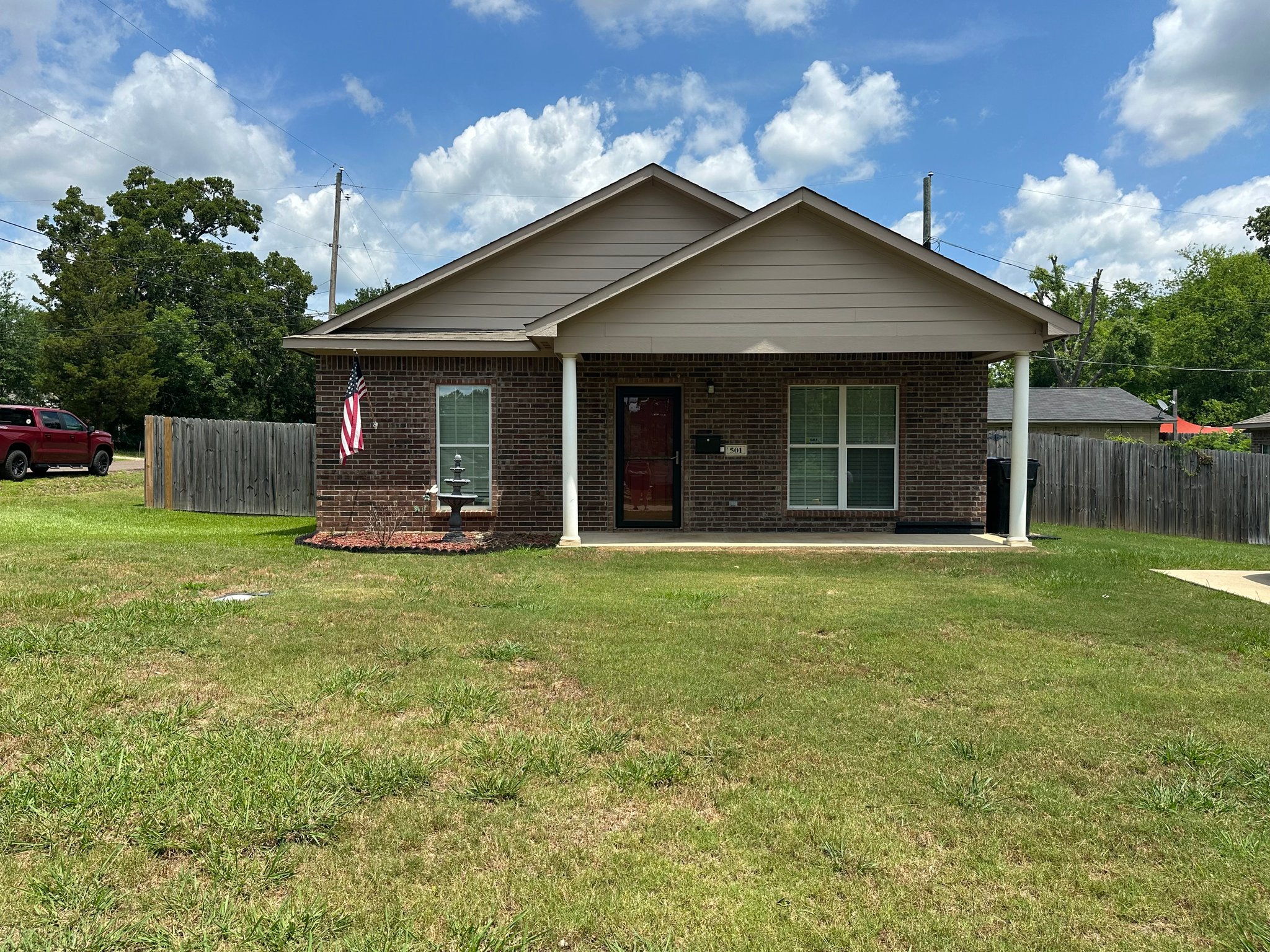 Longview House: 501 Hannah Place