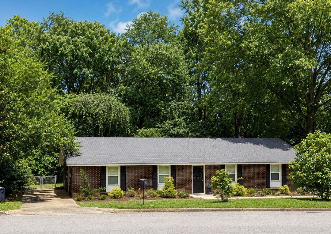 Auburn Townhome: 111 Maple St