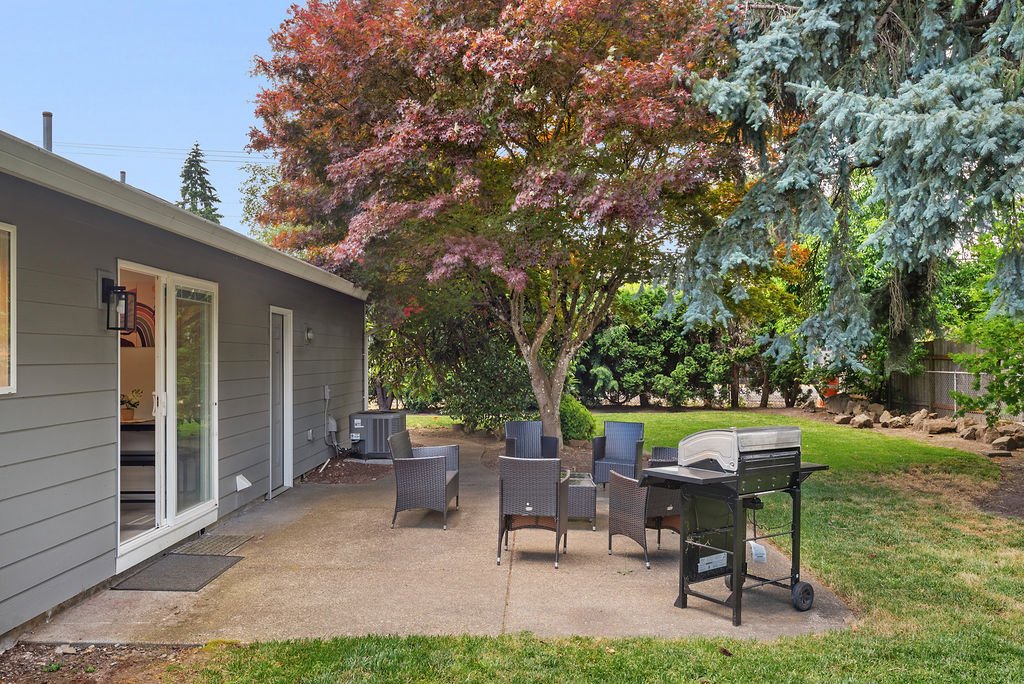 Beaverton House: 19665 SW Rock Rd