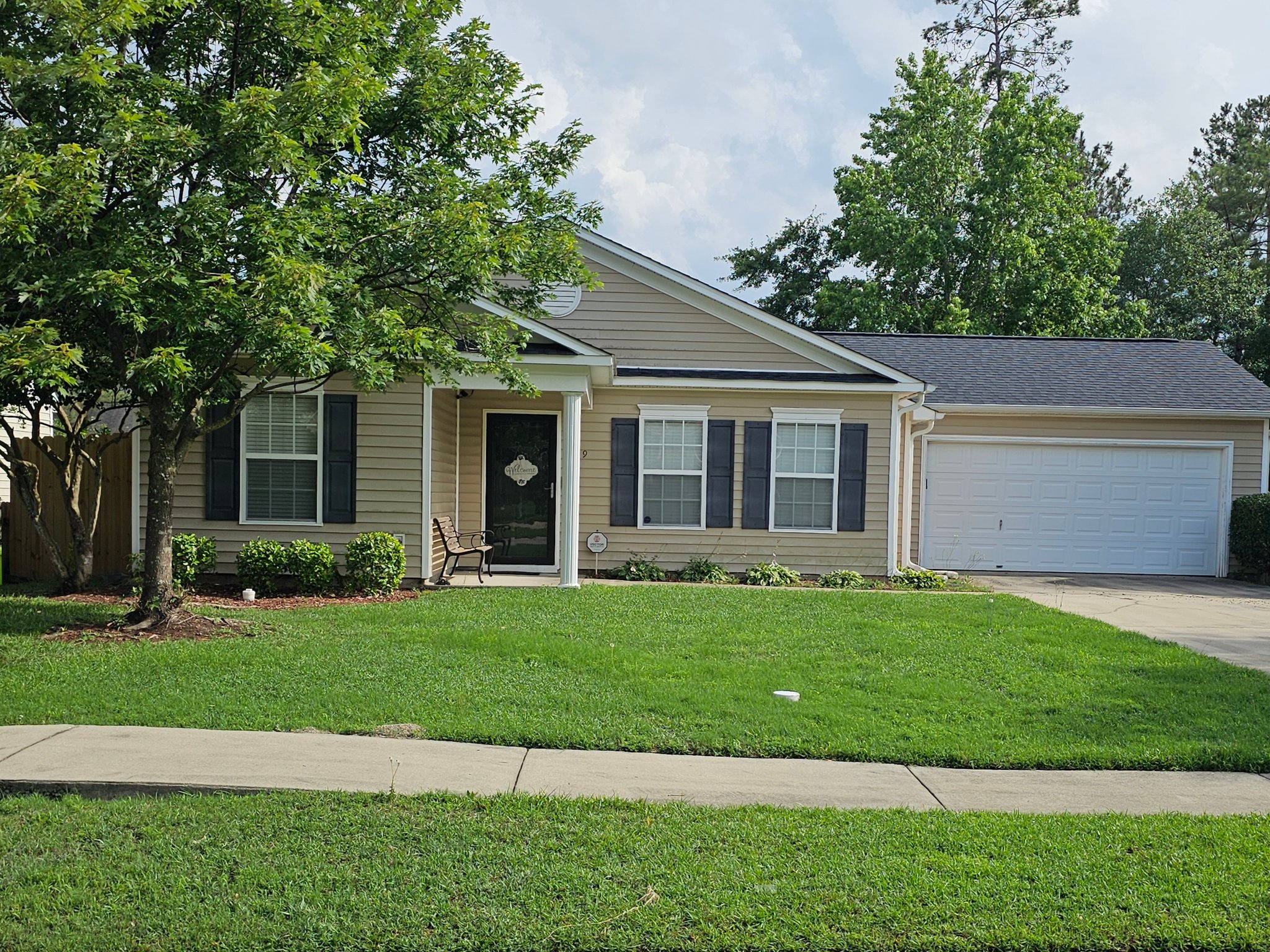Columbia House: 109 Hardwood Drive