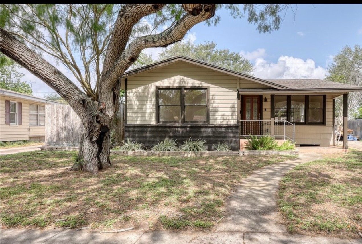 Corpus Christi House: 942 Delaine Dr