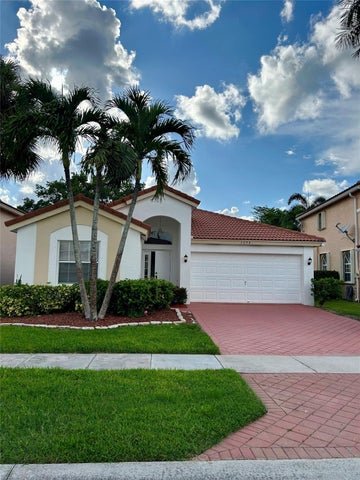 wellington House: 3694 Miramontes Circle