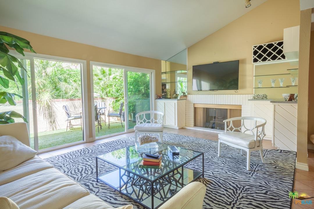 Palm Springs Townhome: 2600 South Palm Canyon Drive