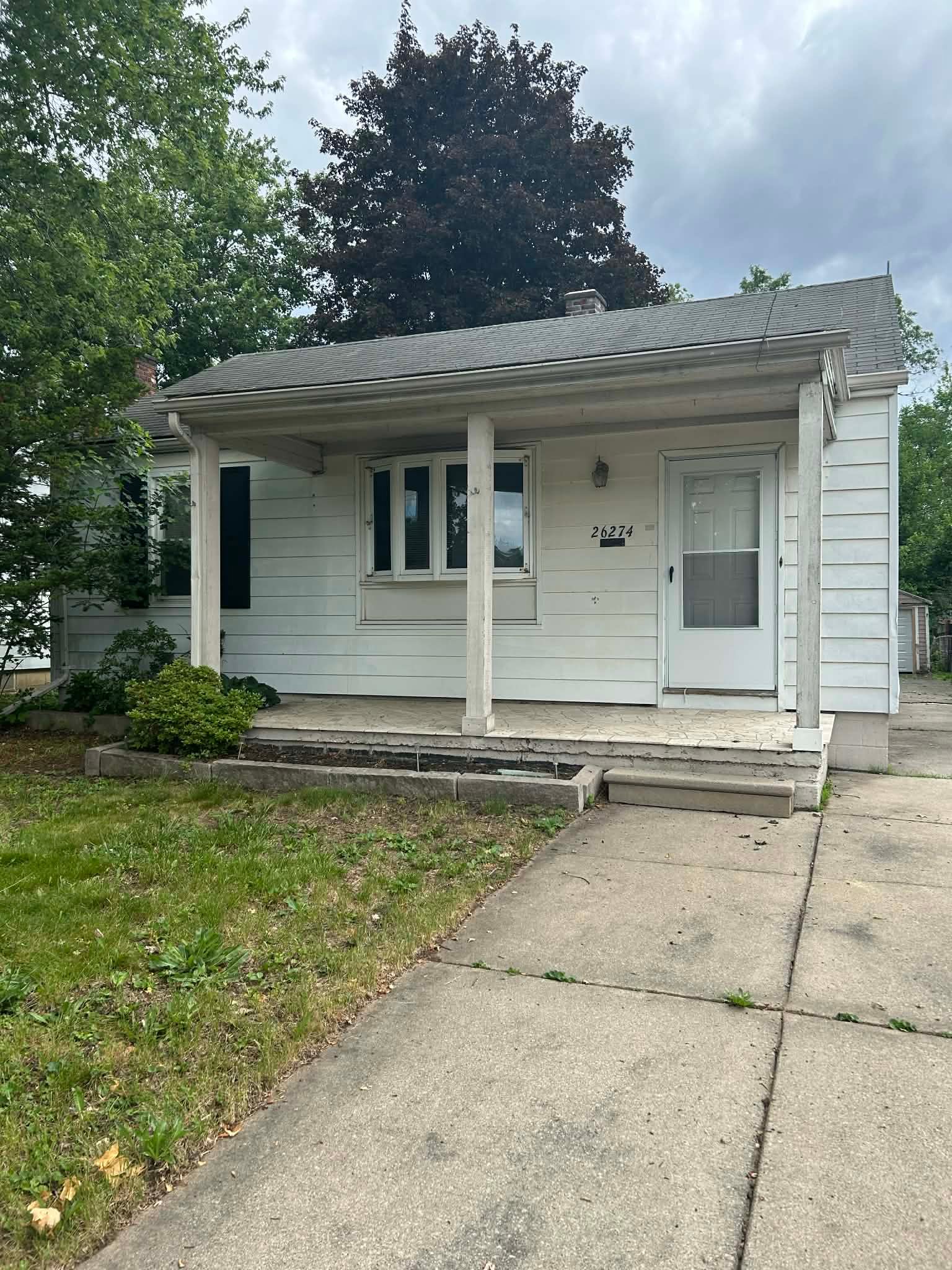 Dearborn Heights House: 26274 Mcdonald