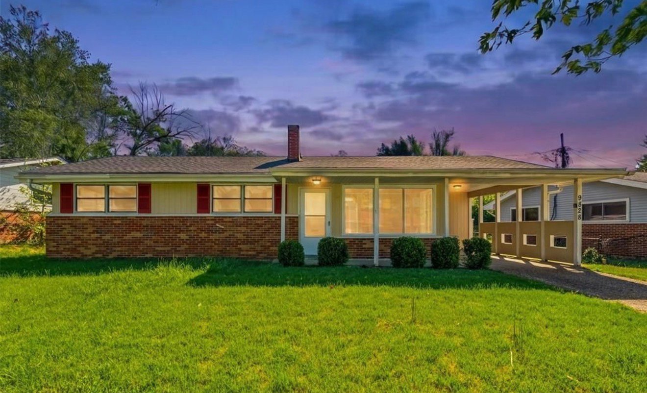 Saint Louis House: 9828 Omega Dr