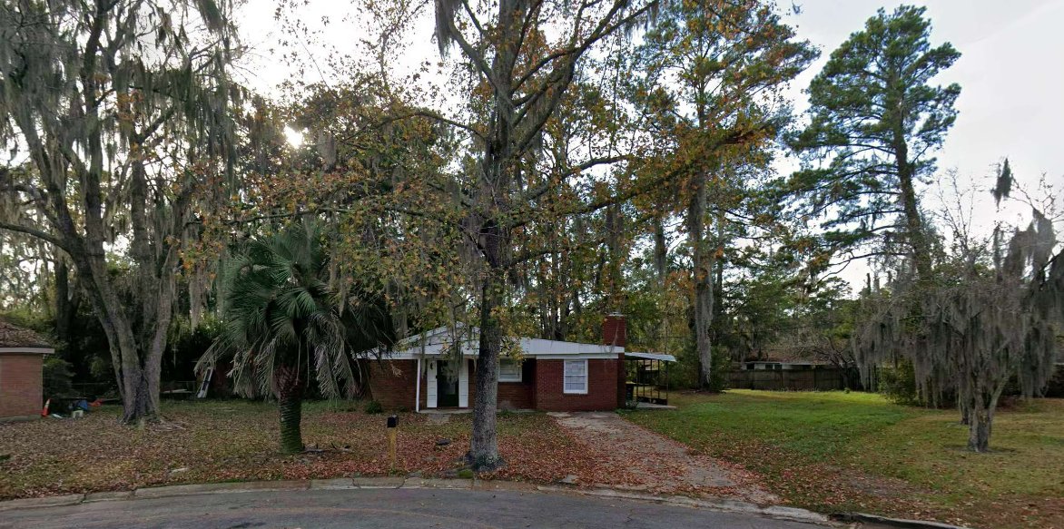 Savannah House: 13 Arrowhead Ct
