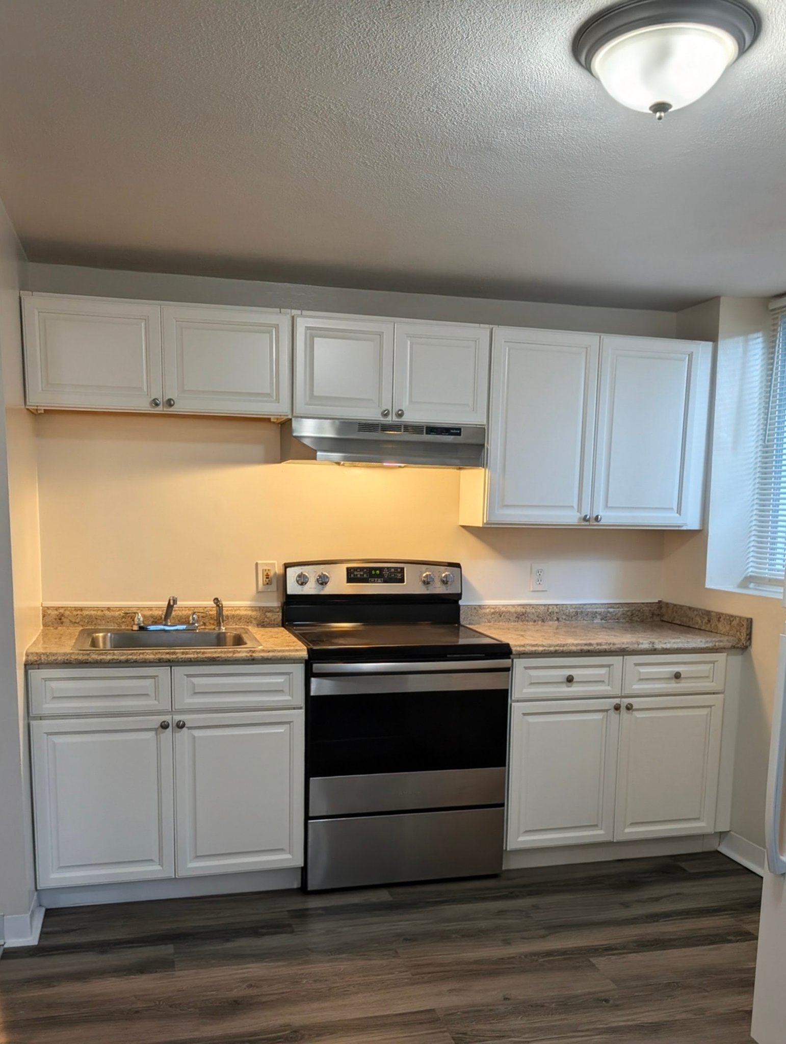 Beverly Apartment: 41 Elliott St