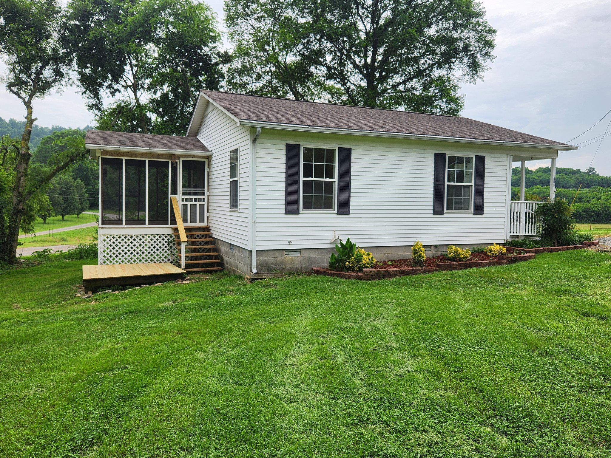 Petersburg House: 305 Buchanan Rd