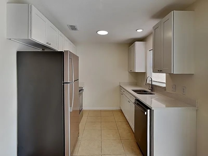 Eustis House: 374 Willow Song Ct