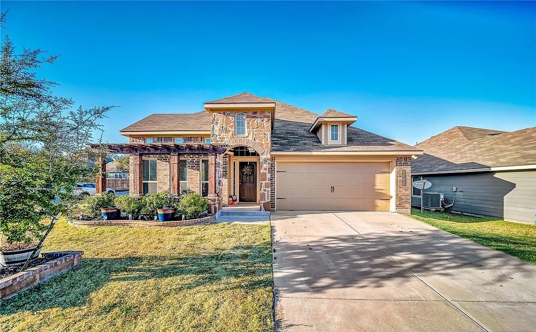 Killeen House: 3701 Castleton Drive