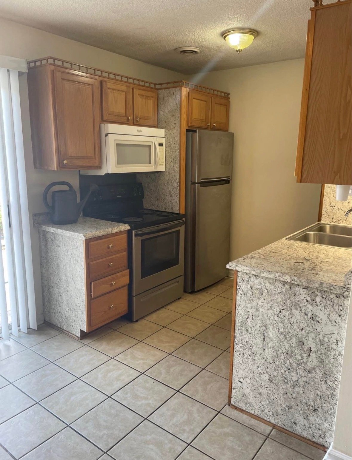 Ladson Townhome: 107D hickory lane