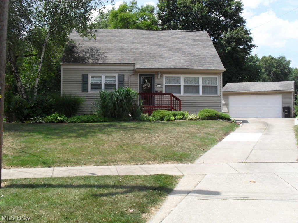 Akron House: 1194 Hancock Avenue