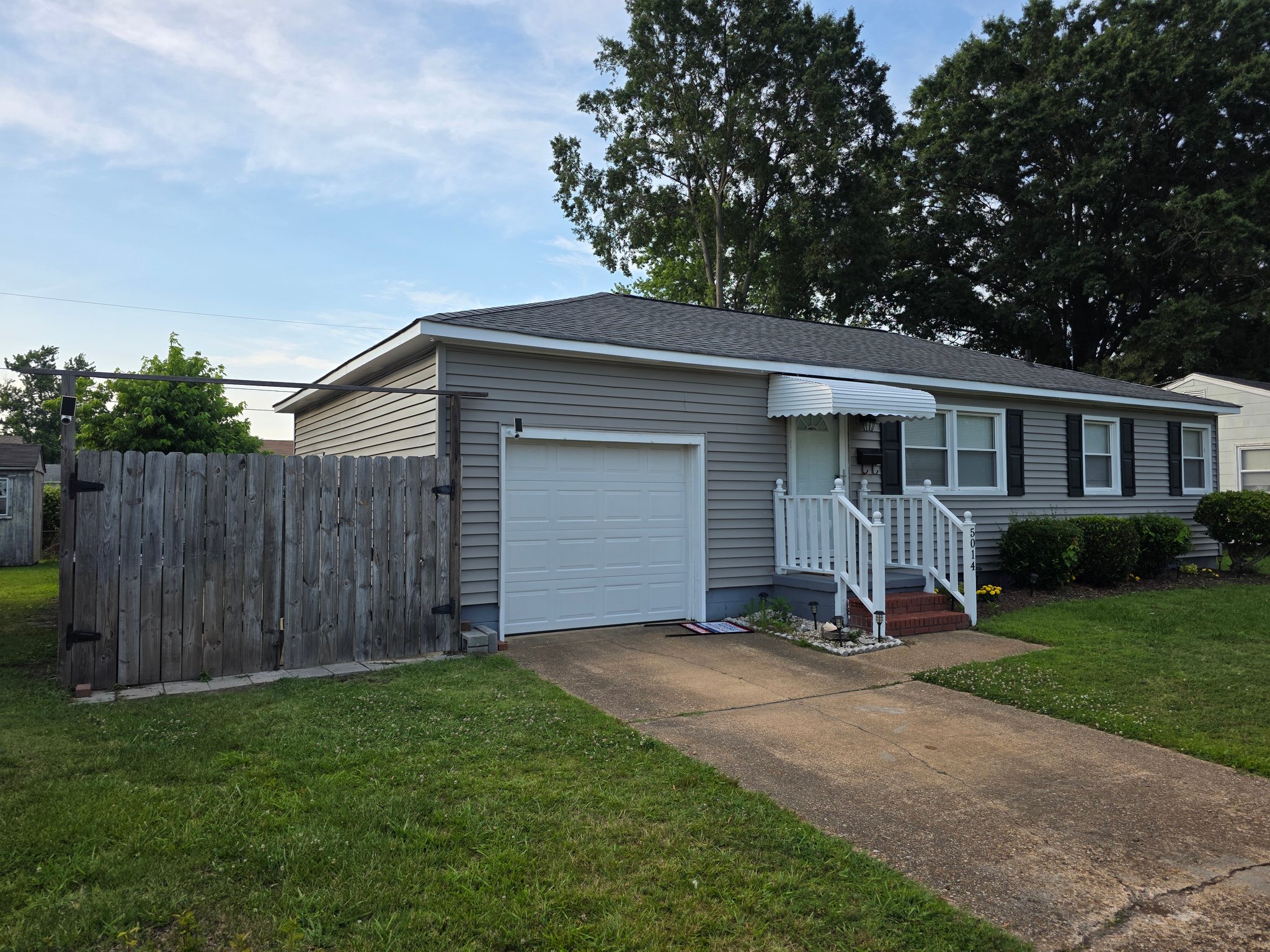 Hampton House: 5014 Hazelwood Rd