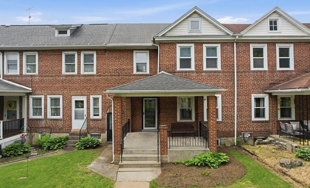 Bethlehem Townhome: 770 E Washington Ave