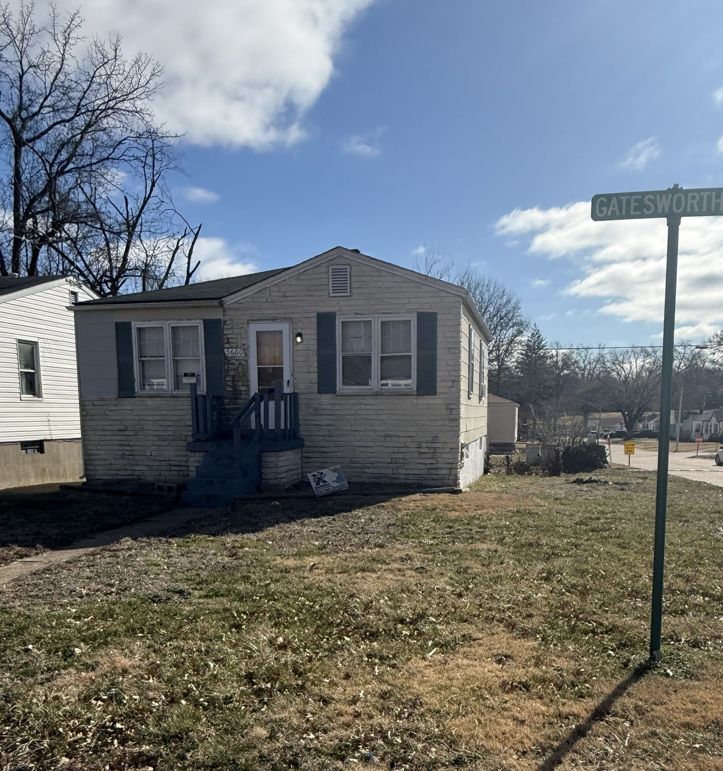 St. Louis House: 5600 Gatesworth Ave