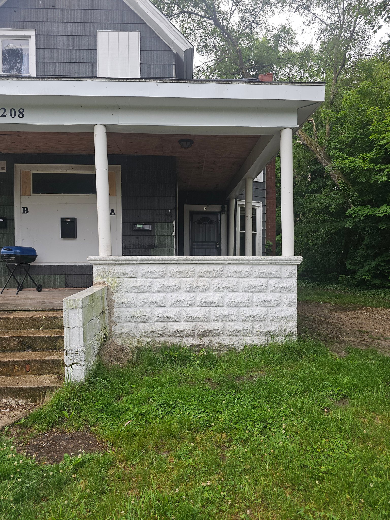 Benton harbor Multiplex: 208 Bellview St