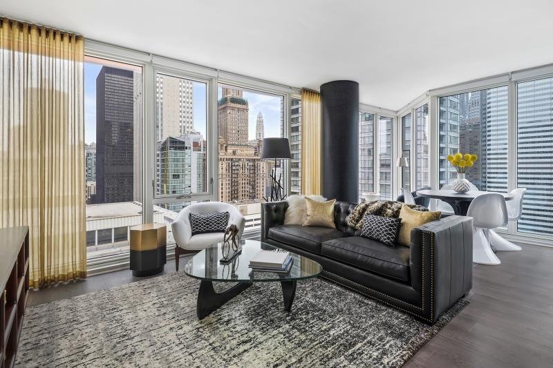 Chicago Condo: 29 W Lake St