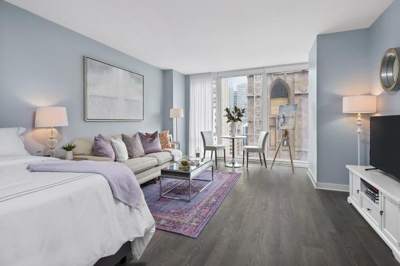 Chicago Condo: 29 W Lake St
