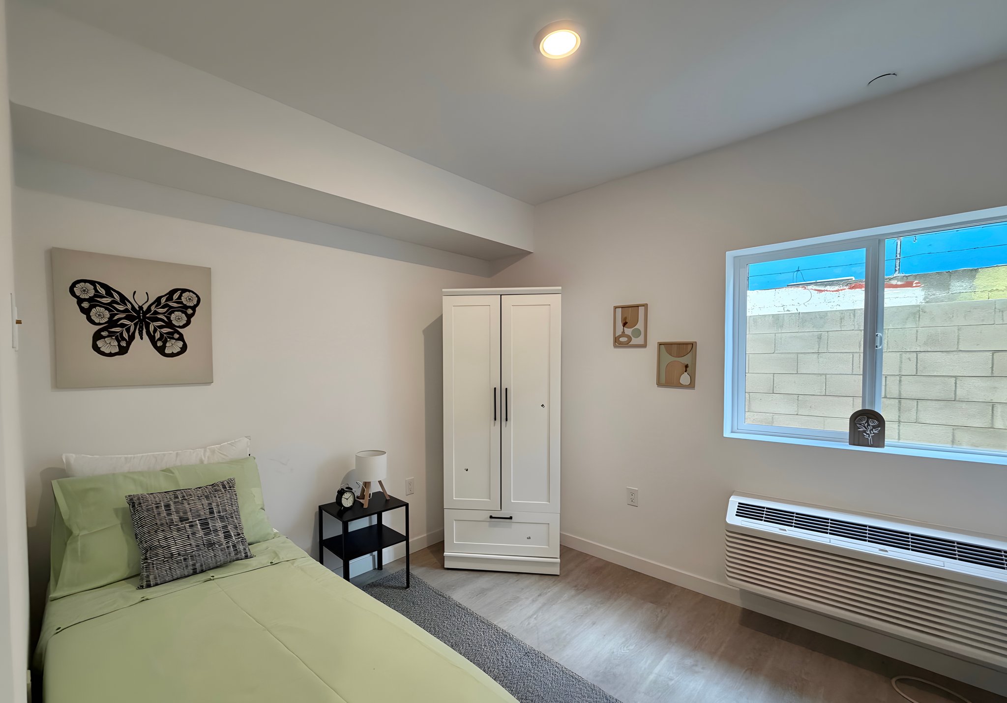 Los Angeles Single Room: 10705 Avalon Blvd.,