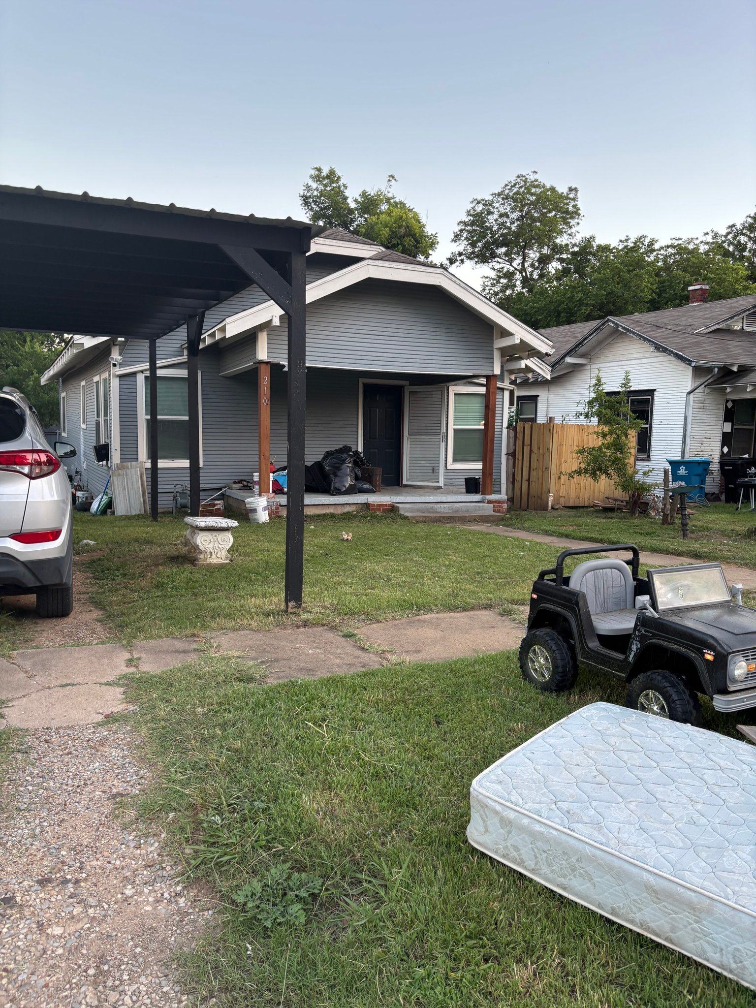 Denison House: 210 W Heron St