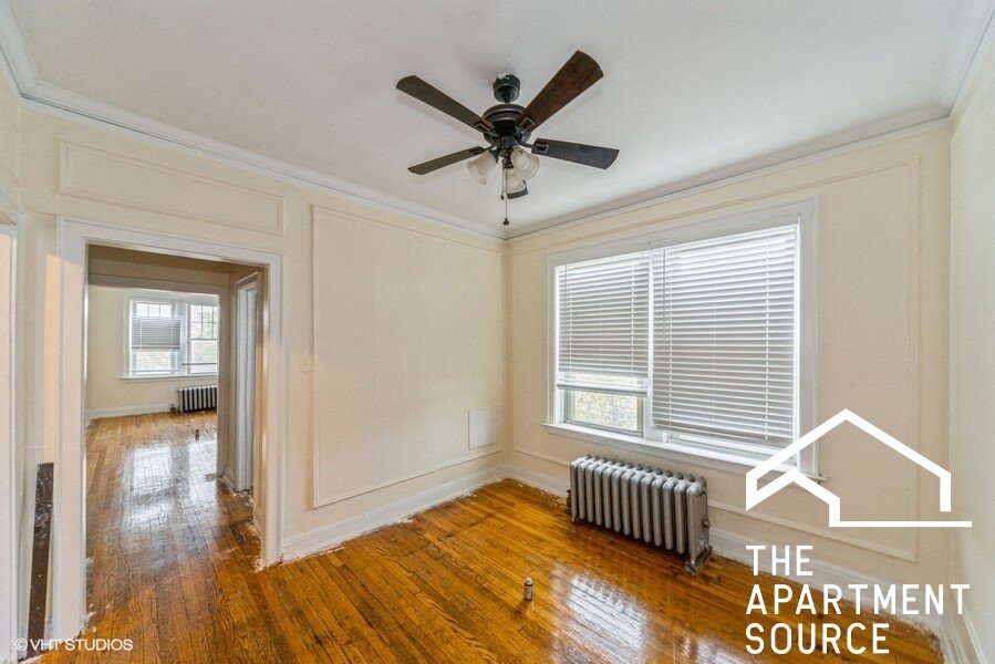 Oak Park Apartment: 10 Adams st #3