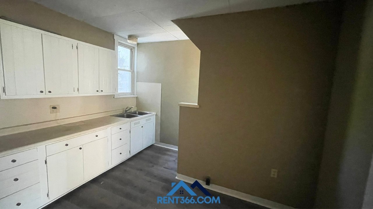 Ashland Condo: 929 Centre St, Ashland, PA