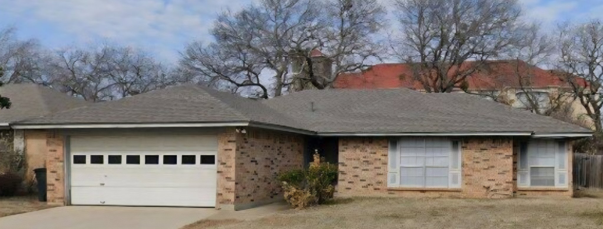 Mansfield House: 735 Newport Dr