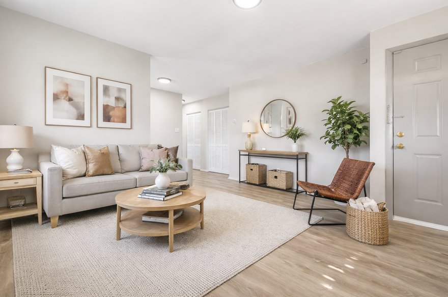 Magnolia Condo: 501-505 N whitehorse Pike