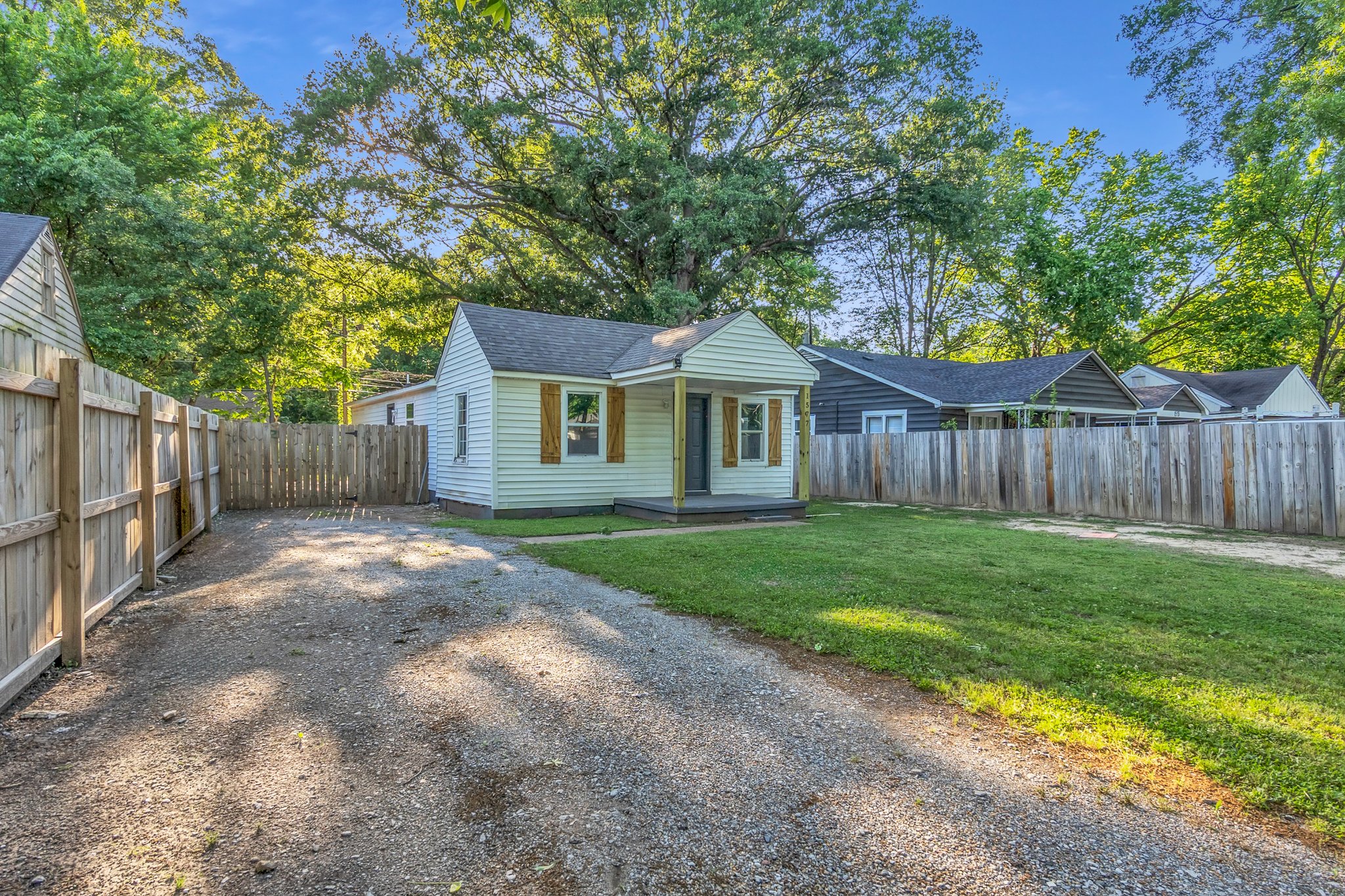 Memphis House: 1577 S Highland Street