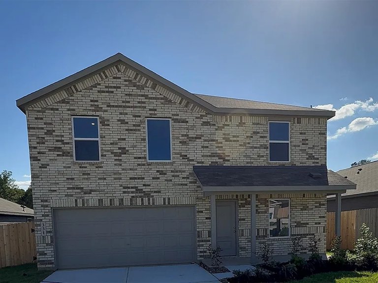 Conroe Single Room: 331 Parkin Court