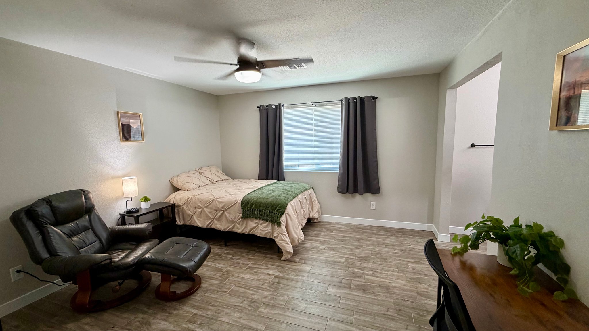 Phoenix Single Room: 3757 W Joan de Arc Ave