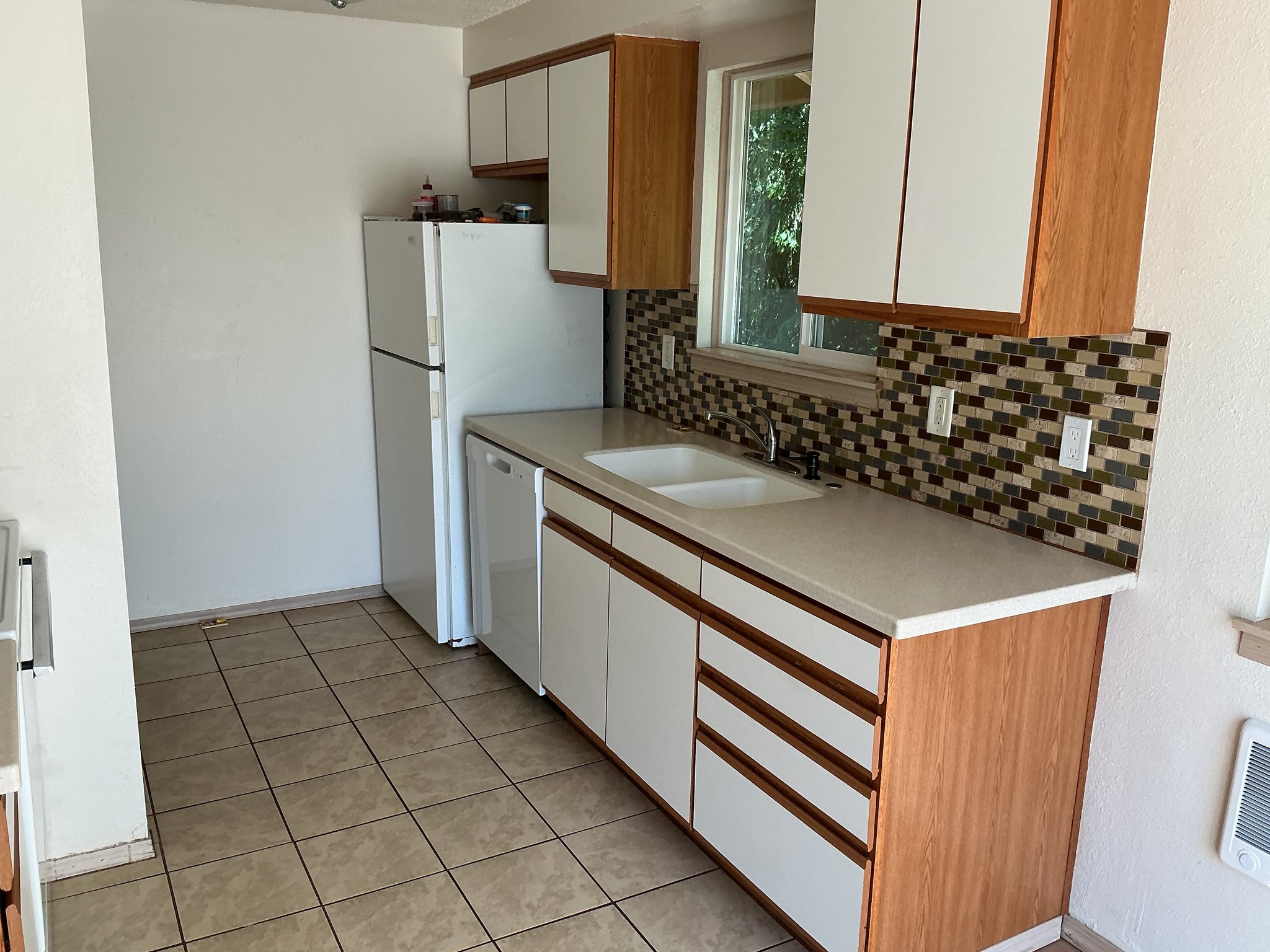 West Linn Apartment: 2111 Sunset Ave