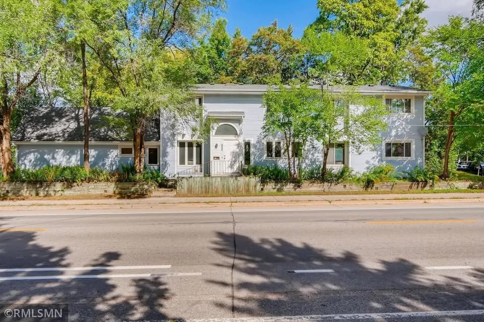 Minneapolis Single Room: 2417 Como Av SE