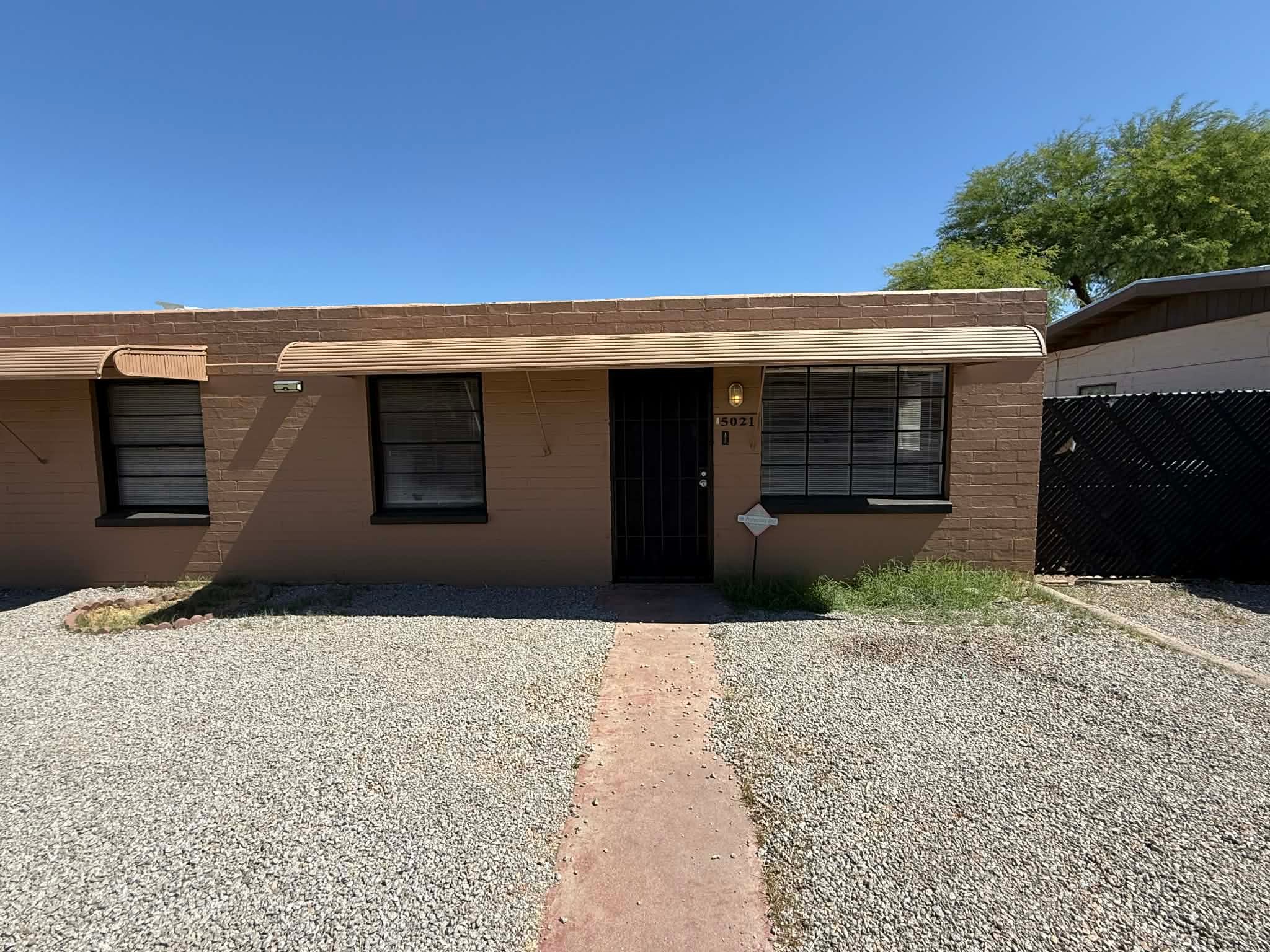 Tucson Townhome: 5021 E 1st St