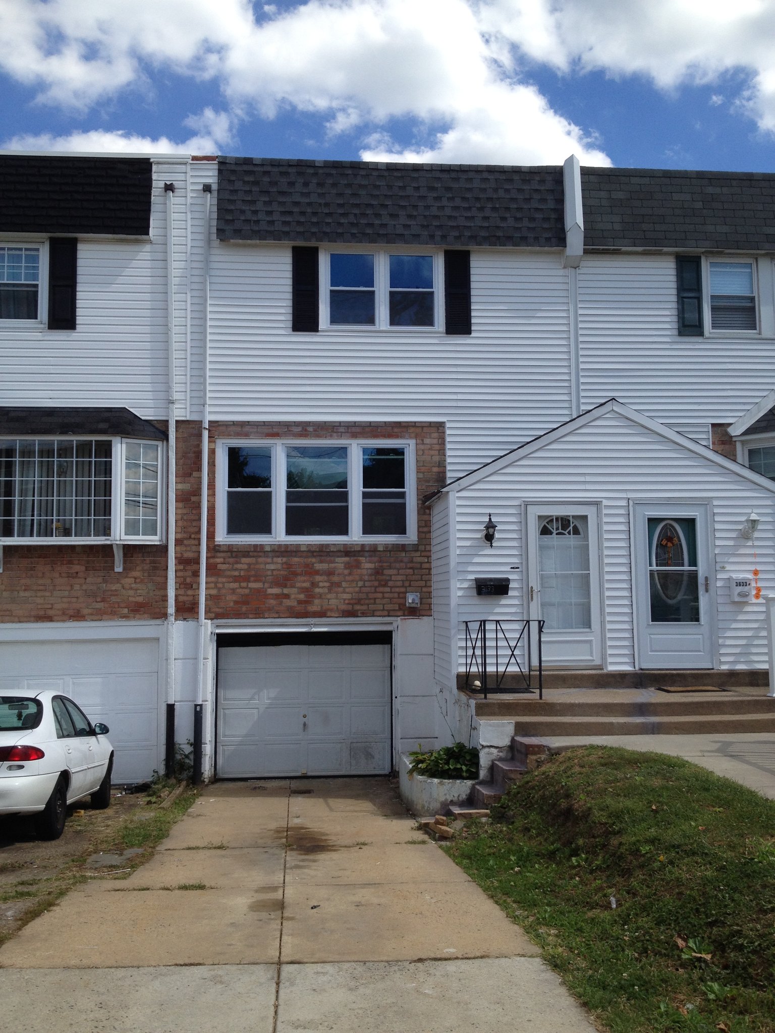Philadelphia House: 3633 E Crown Ave