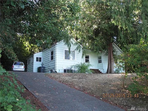 Port Orchard House: 135 Farragut Ave. N