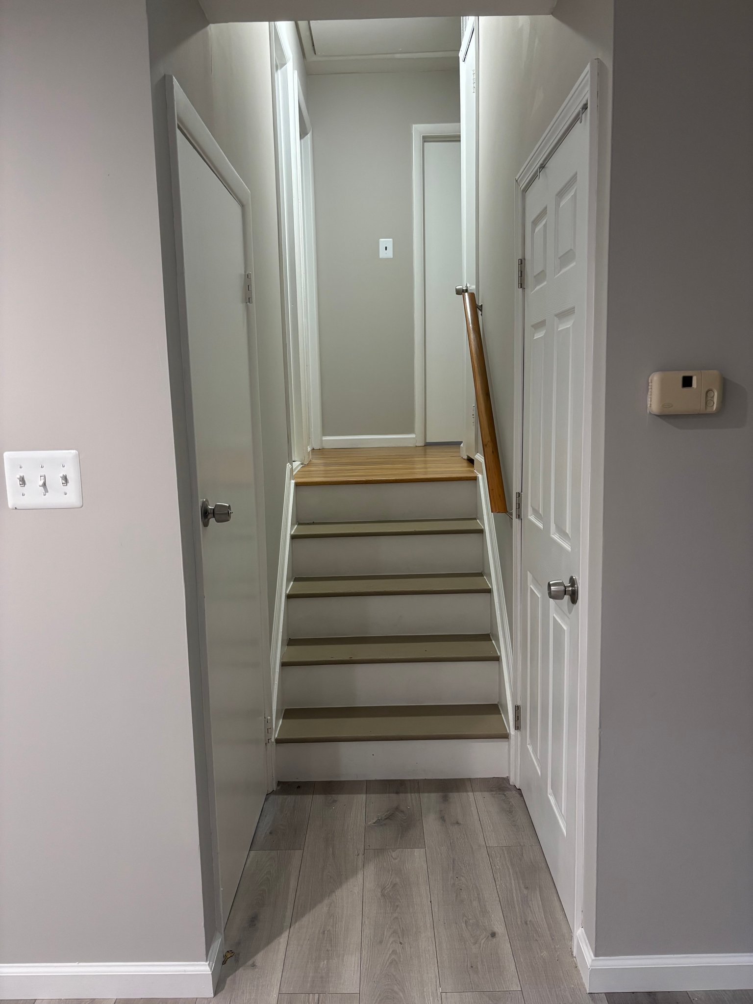 Springfield Single Room: 5615 heming ave