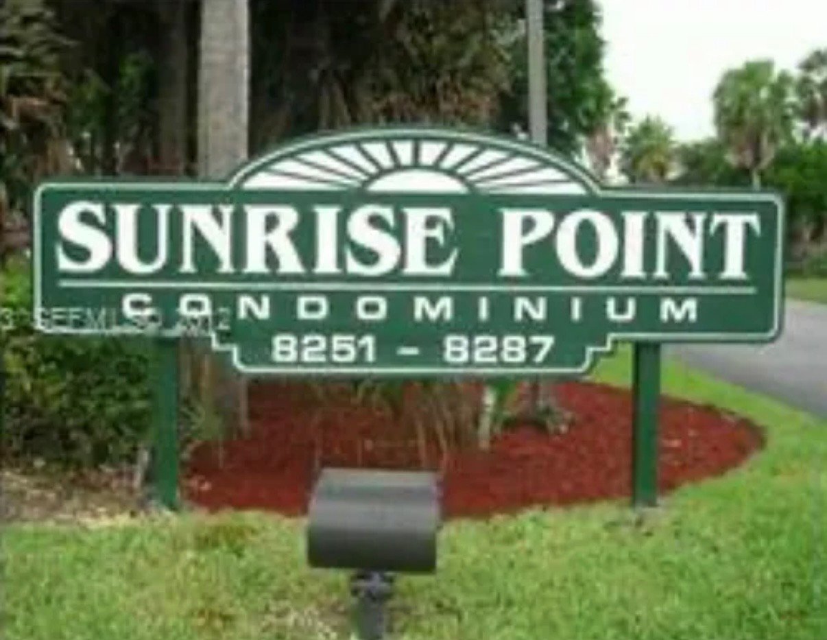 Miami Condo: 8261 SW 128th St