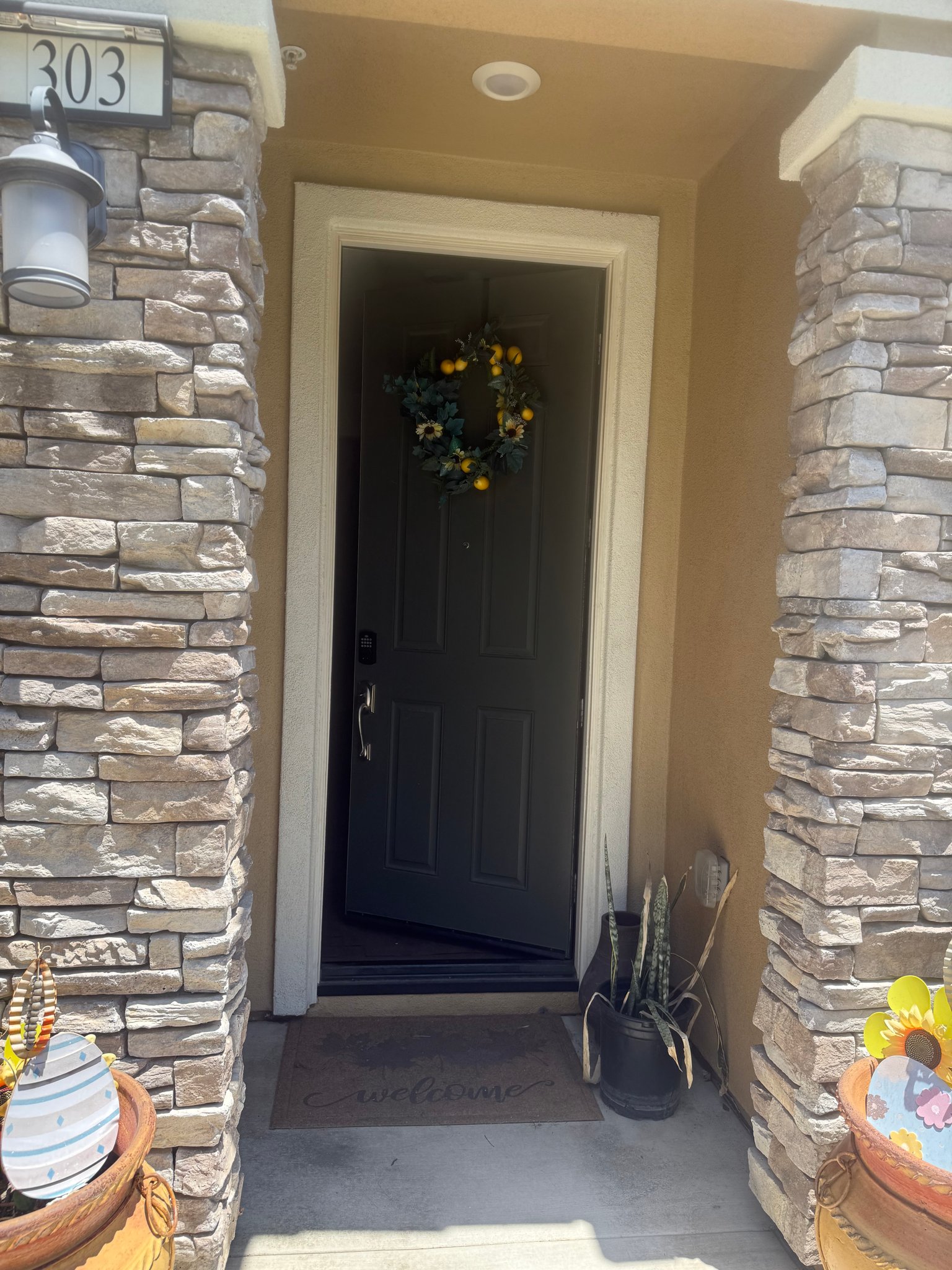 Fontana Single Room: 16502 Casa Grande Ave 303