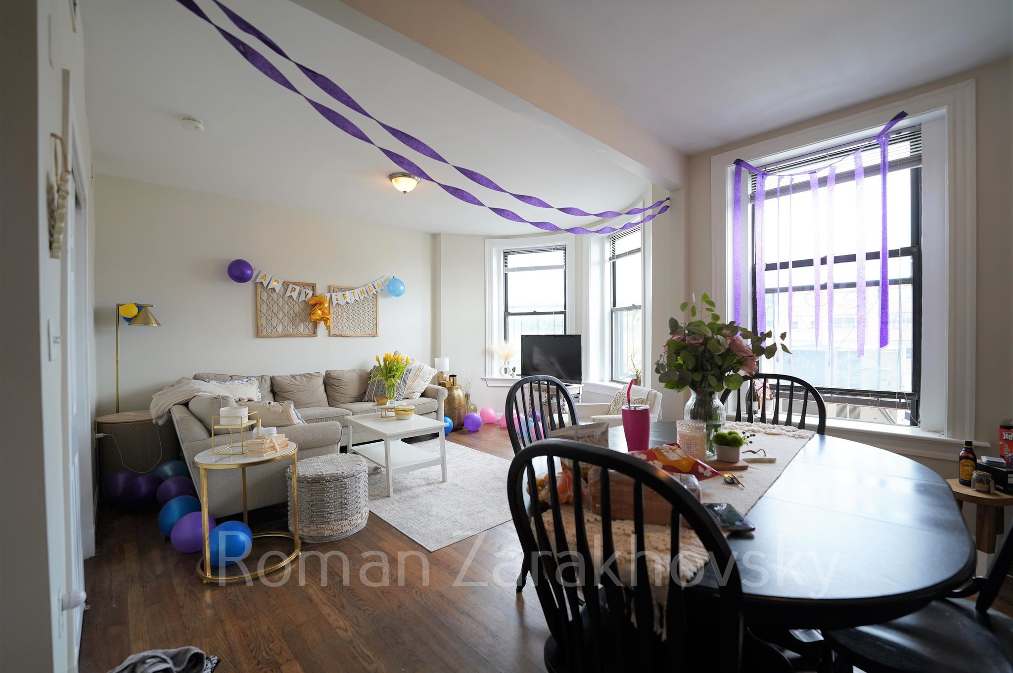 Brighton Apartment: 1942 Beacon St