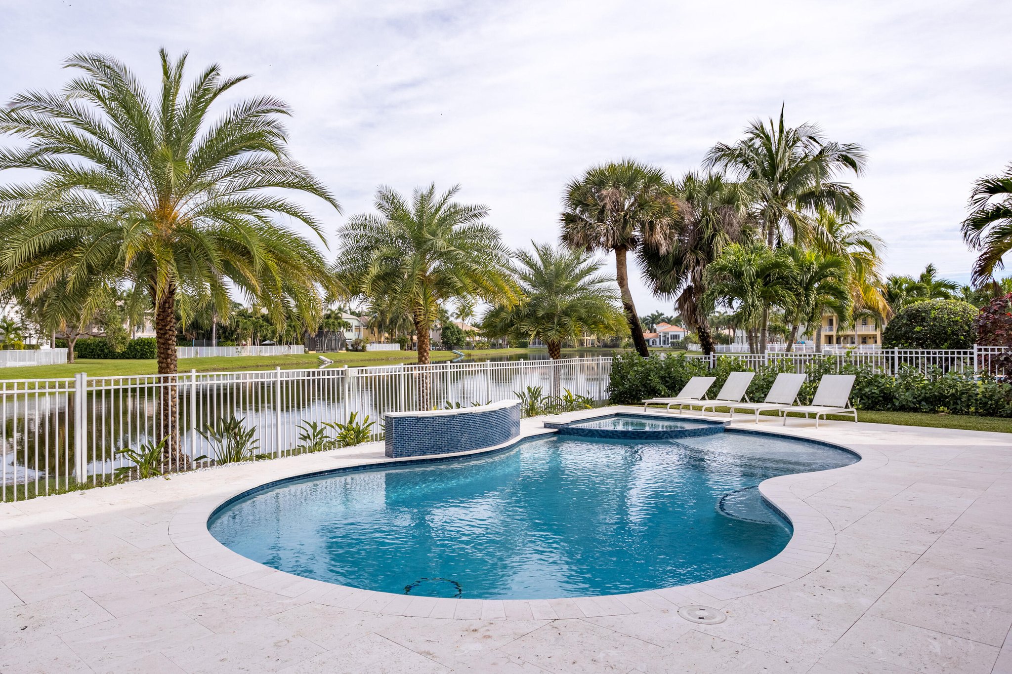 wellington House: 9638 Worswick Court