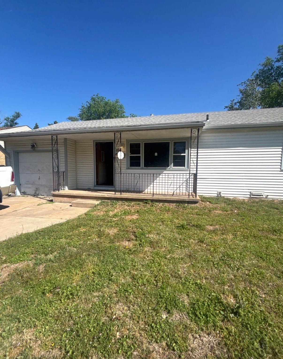 Wichita House: 1114 E 31st St S