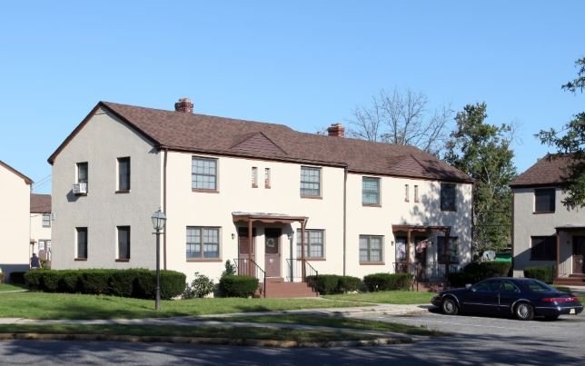 Salem Apartment: 124 Yorke St