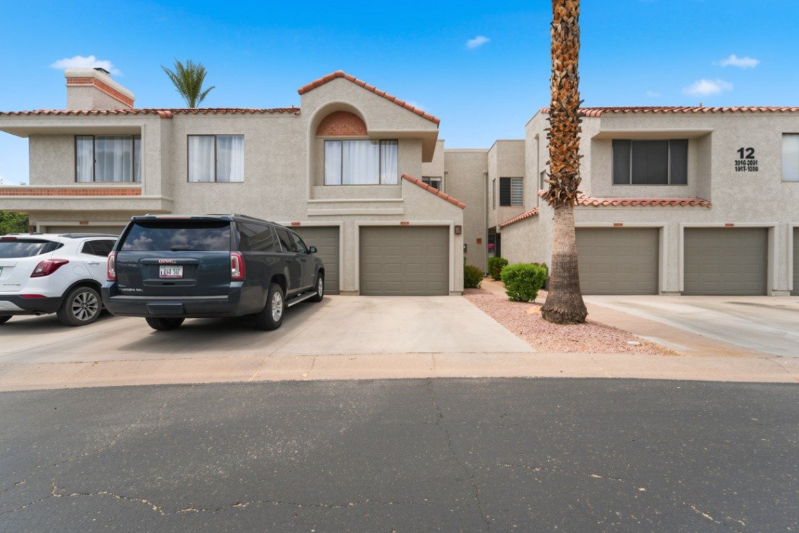 Scottsdale Townhome: 10055 E Mountainview Lake Dr, Unit 1018