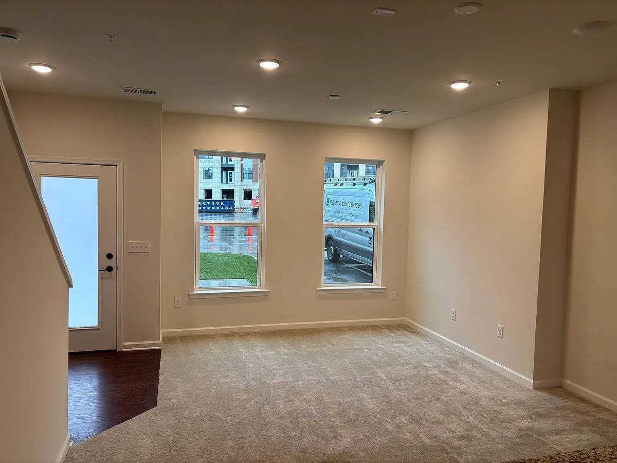 Princeton Junction Townhome: 407 Reading Ct